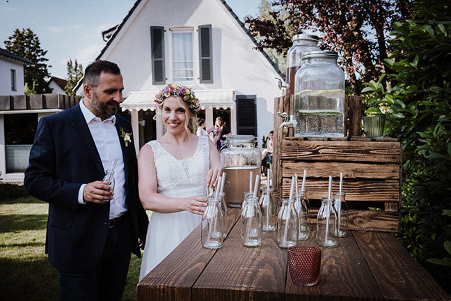 Auf das Brautpaar! Gravierte Glasstrohhalme - Spruch Gastgeschenk für Hochzeitsgäste
